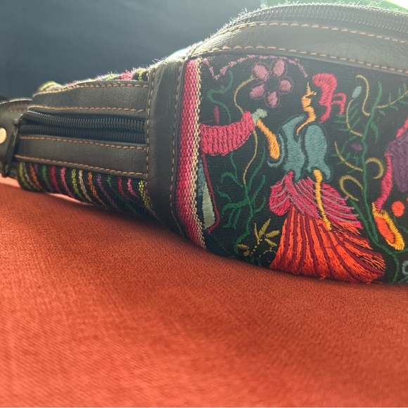 Red and Pink Embroidered Crossbody Bag with Folk Art Design - Picture 2 of 8